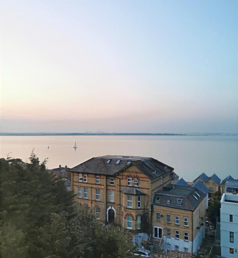Villa Rothsay Hotel Cowes  Buitenkant foto