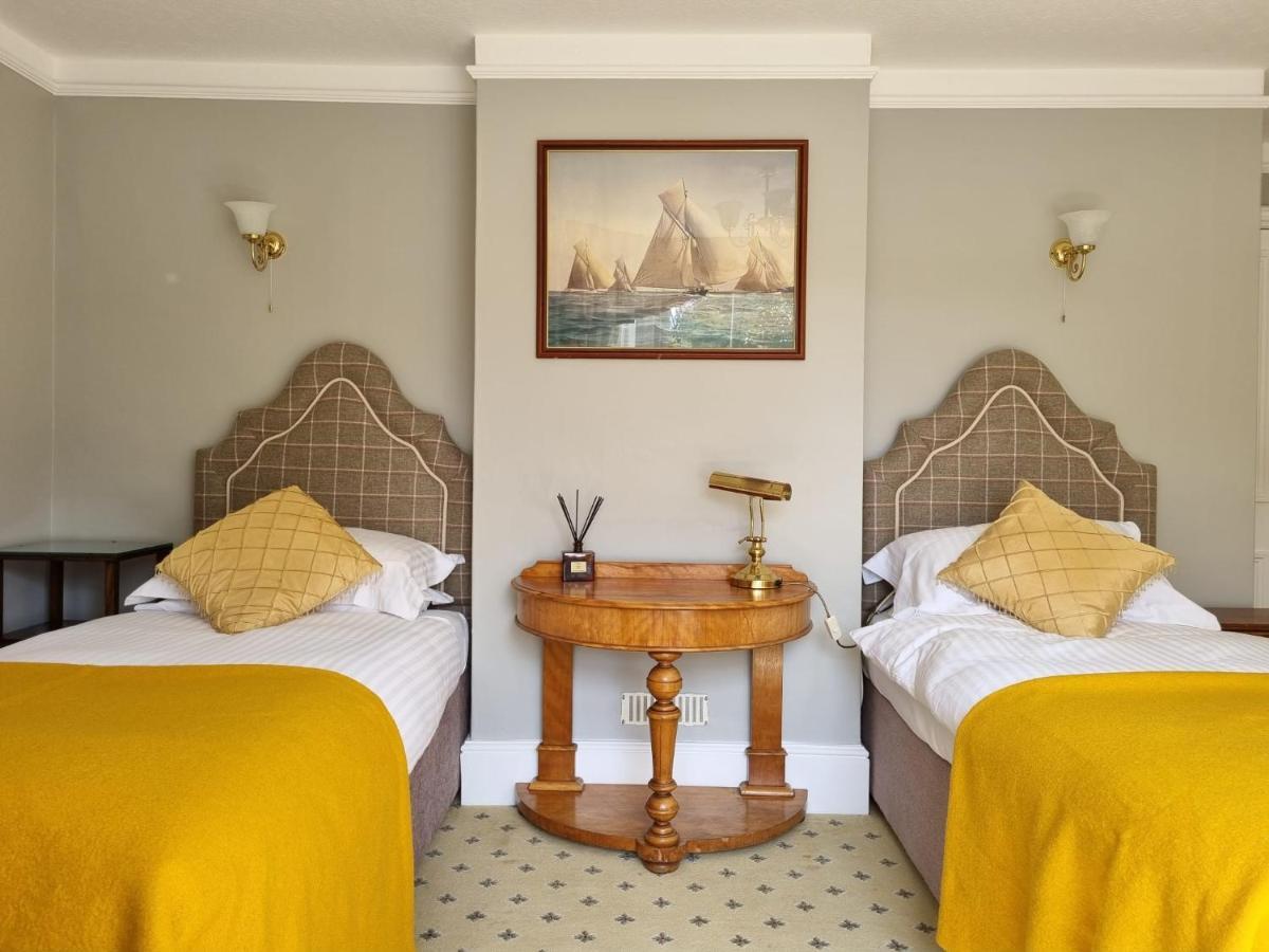 Villa Rothsay Hotel Cowes  Buitenkant foto